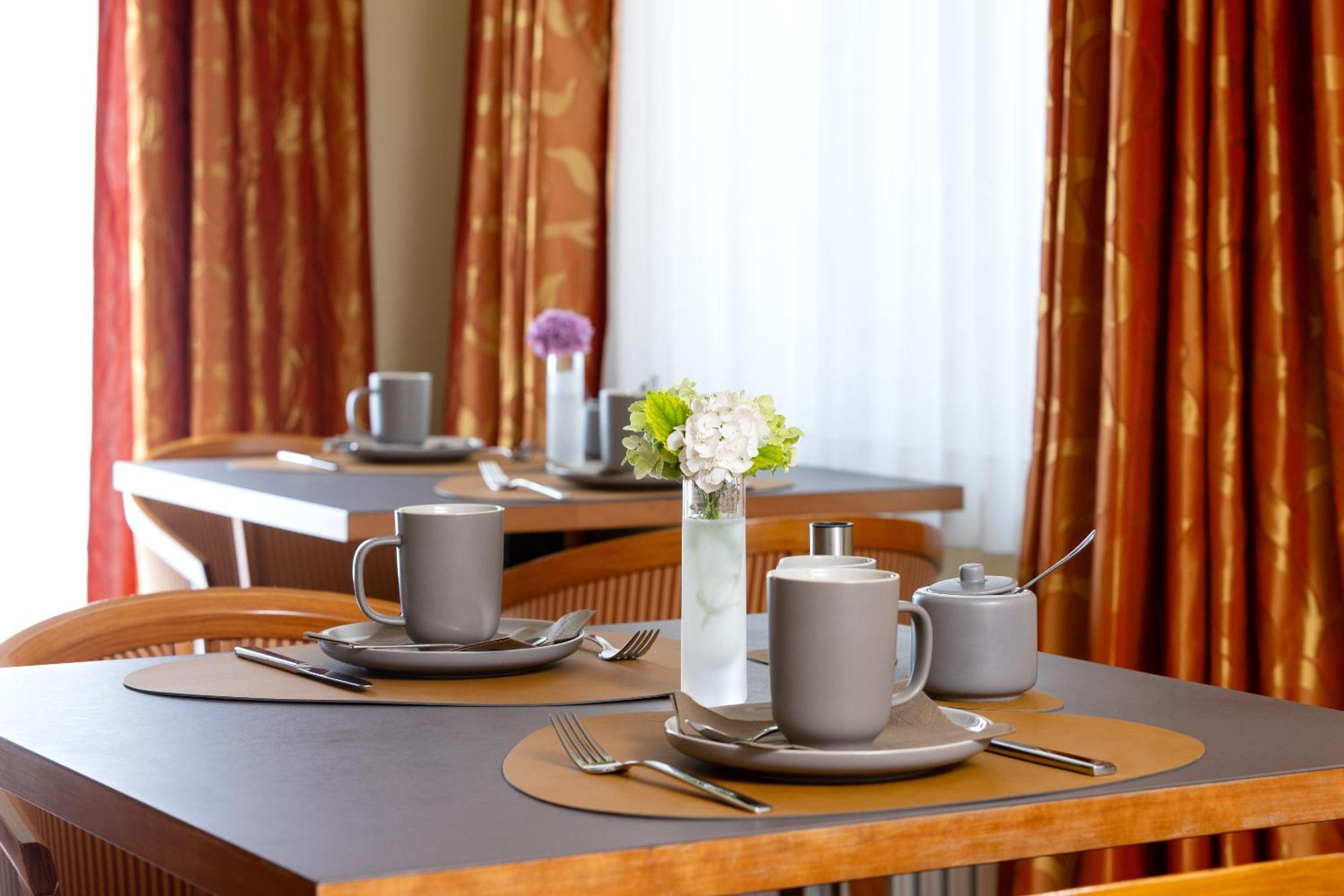 Hotel Regina -Garni Koeln Екстер'єр фото